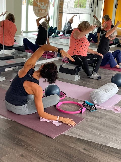 Cours de Pilates senior avec Carole Pilates